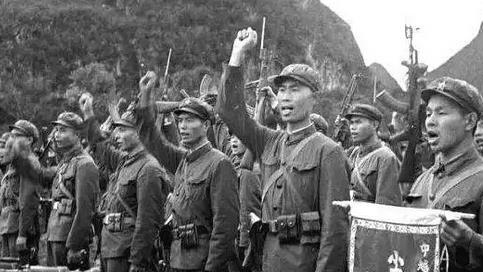 一等功英雄被起诉离婚，1个人照顾12个家庭？坦白后妻子泪如雨下