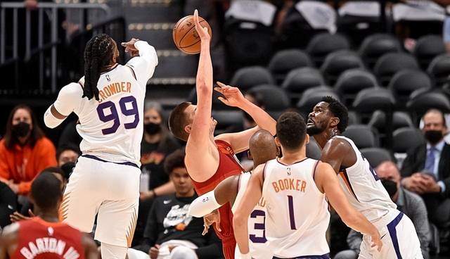 湖人敲定3换1交易方案！3D球员加盟辅佐詹皇，佩林卡终于开窍了