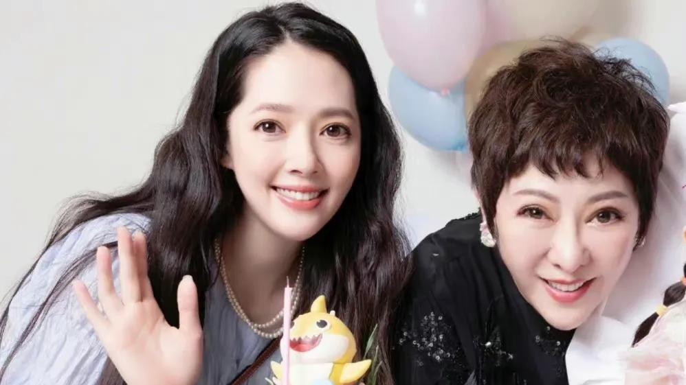 郭碧婷|向太郭碧婷，合影中的隐藏细节！