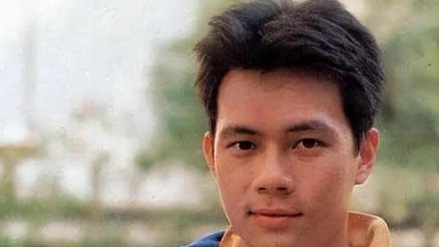 珠海|59岁香港明星落户珠海。对当地的居住环境很满意，一直在考虑买车。