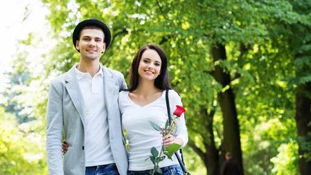 二婚女子背负45万元外债，男子为她还清债务，这就是真正的爱情！