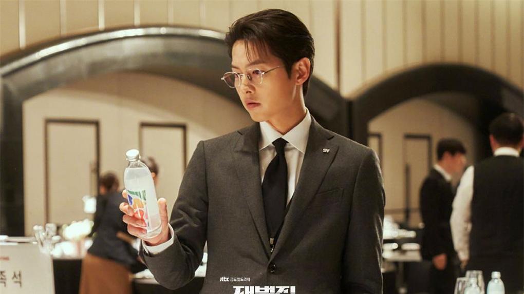 财阀家的小儿子|韩剧《财阀家的小儿子》：重生后的男主是如何赚到巨额财富的？