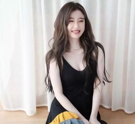 虞书欣|400亿千金虞书欣“沪上小公主”的人设崩塌？真实背景实力如何？