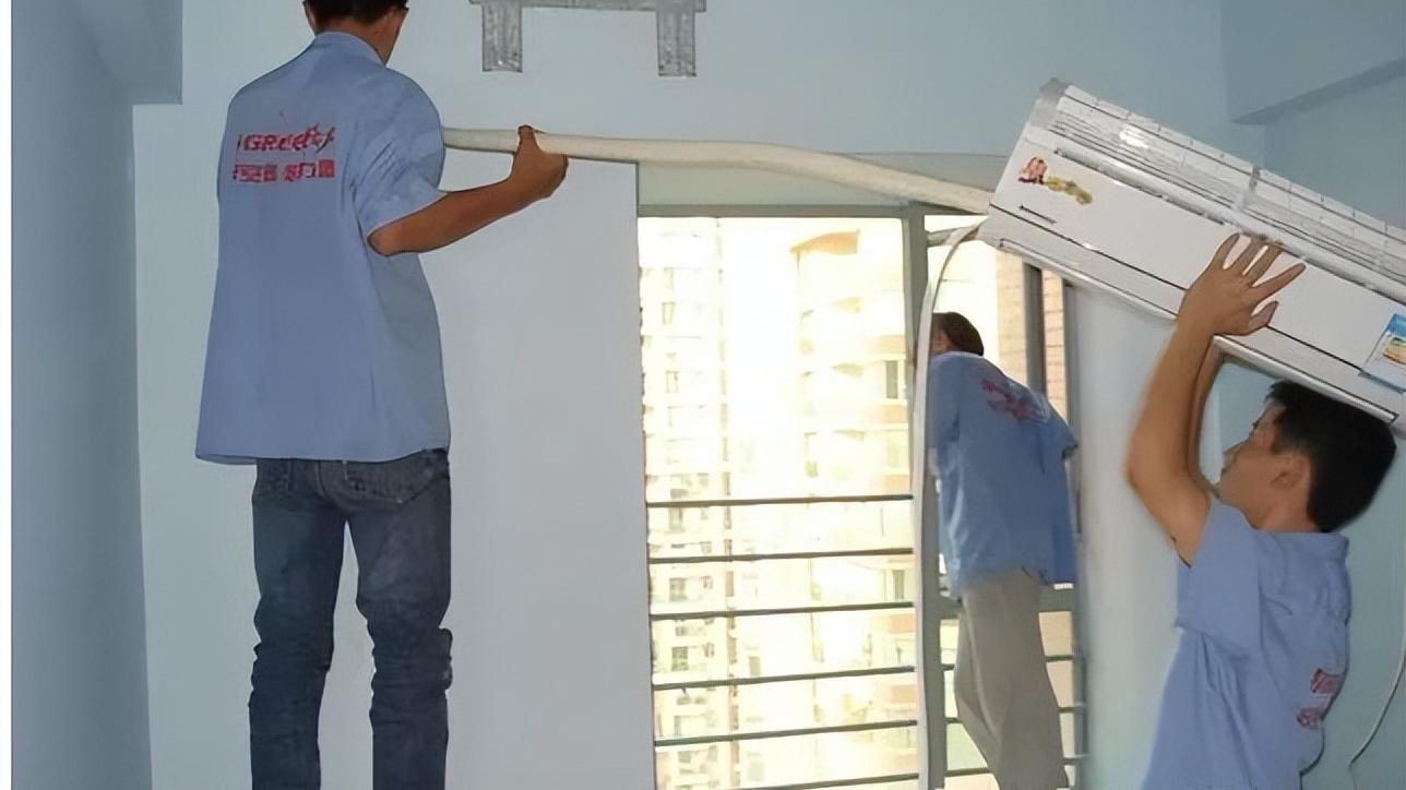 空调别再挂在墙上了，聪明人都装在这个地方，既好看又省空间！