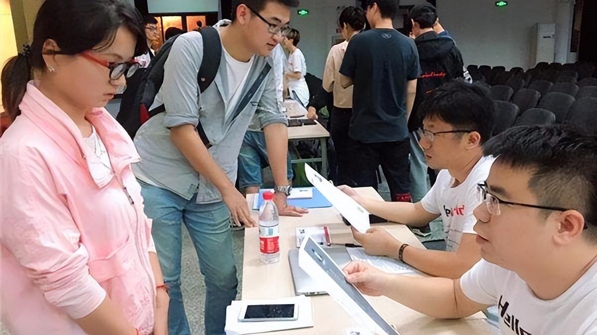 秦海璐|一旦丢了“应届生”身份，会失去多少机会？恐将无缘这些单位