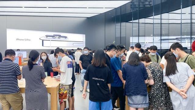 运营商|苹果卡贴机是什么意思？