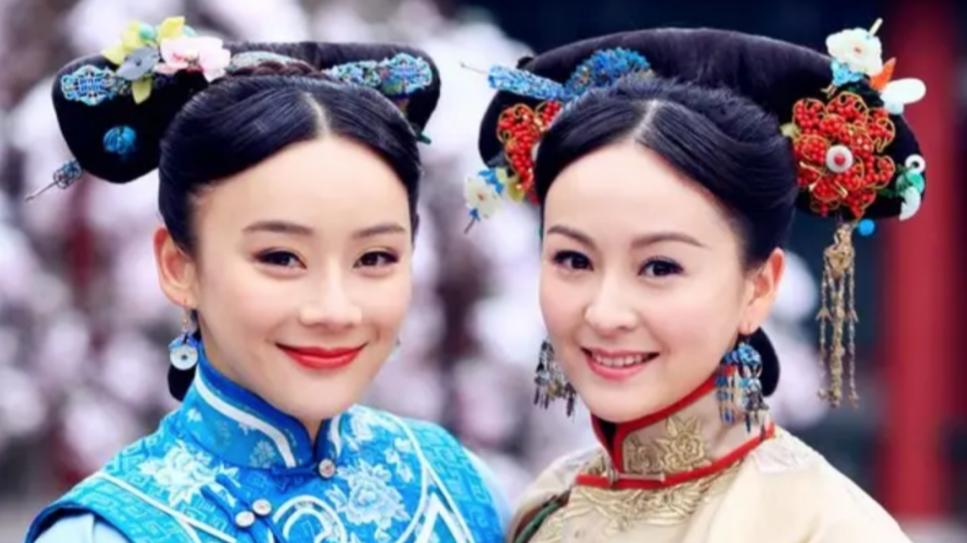 戴娇倩|知名女演员骑小电驴送娃上学，戴头盔接地气，为爱隐退实在可惜