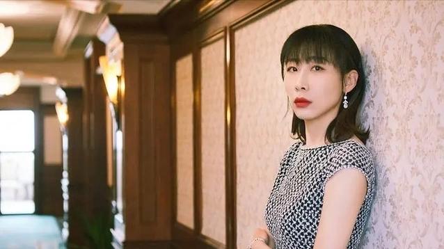 |任素汐与李洋离婚6年，她陷入丑闻再次翻红，他被情所伤抱病单身