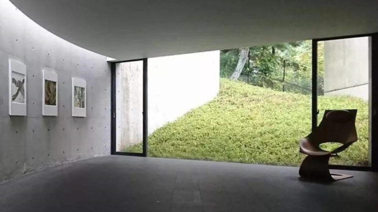 一个获奖无数的住宅设计作品，乍一看，不知道的还以为是公共厕所