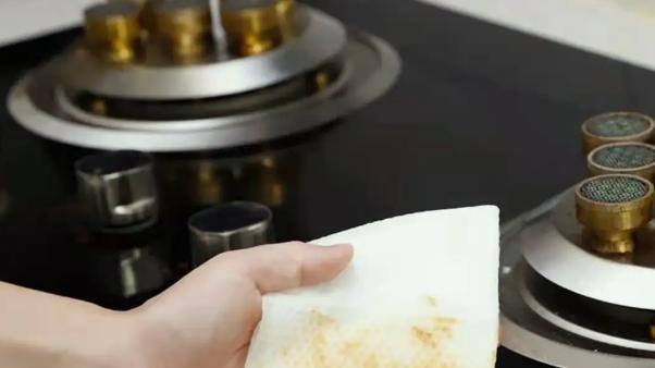 家里油烟机太脏不知如何清洗？懂行人教你正确做法，方便还干净