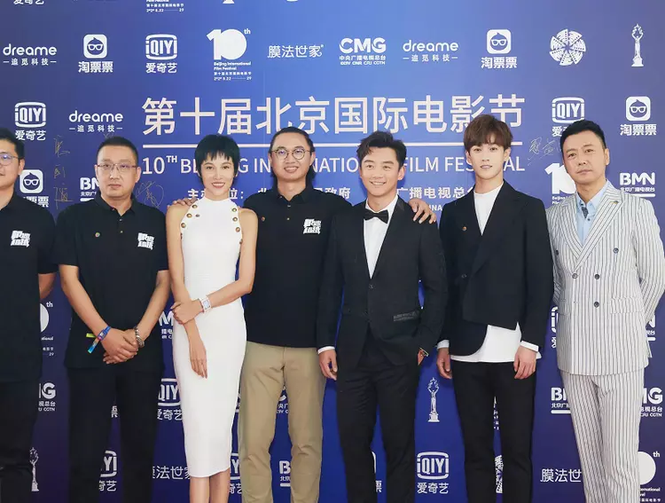 成龙|成龙钟爱的龙女郎，放弃国企工作，选择成为一名专业演员