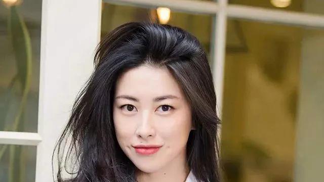 姚晨|曾蝉联三年\中国第一美\，爷爷是开国将官，参与中国导弹部队