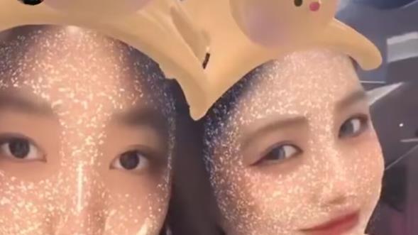 汪峰|17岁汪峰大女儿晒近照，打扮成熟走性感风，颜值不输继母章子怡