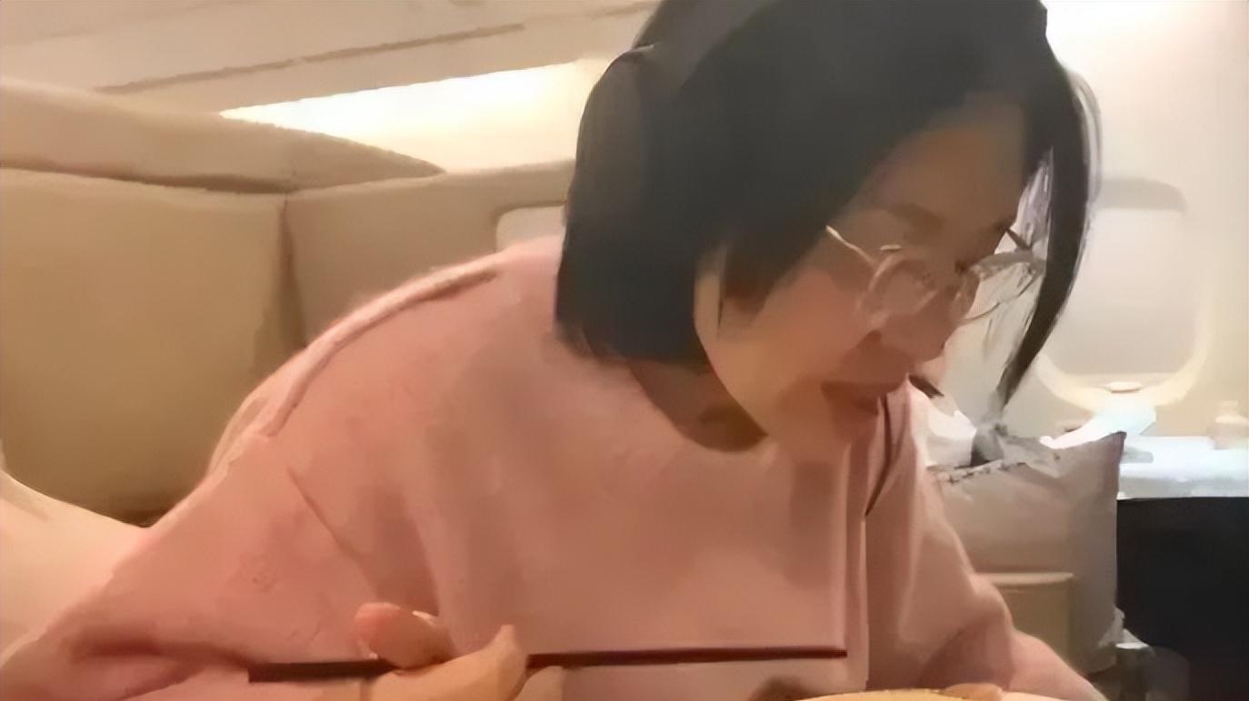 许晴|许晴素颜照曝光，状态沧桑五官平庸，与普通妇女毫无差别！