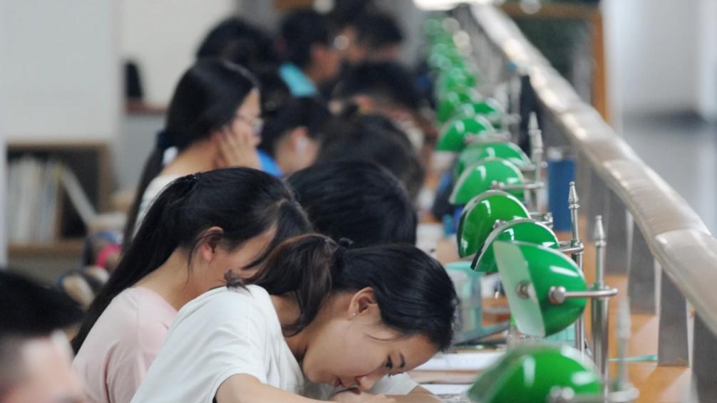 大学|未来5年“很吃香”的4个大学专业，发展前景广阔，适合女生报考