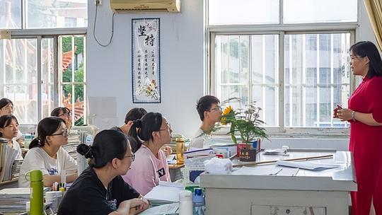 教师|某中学新聘教师名单走红，很多是名校生，仅一人是师范学校毕业