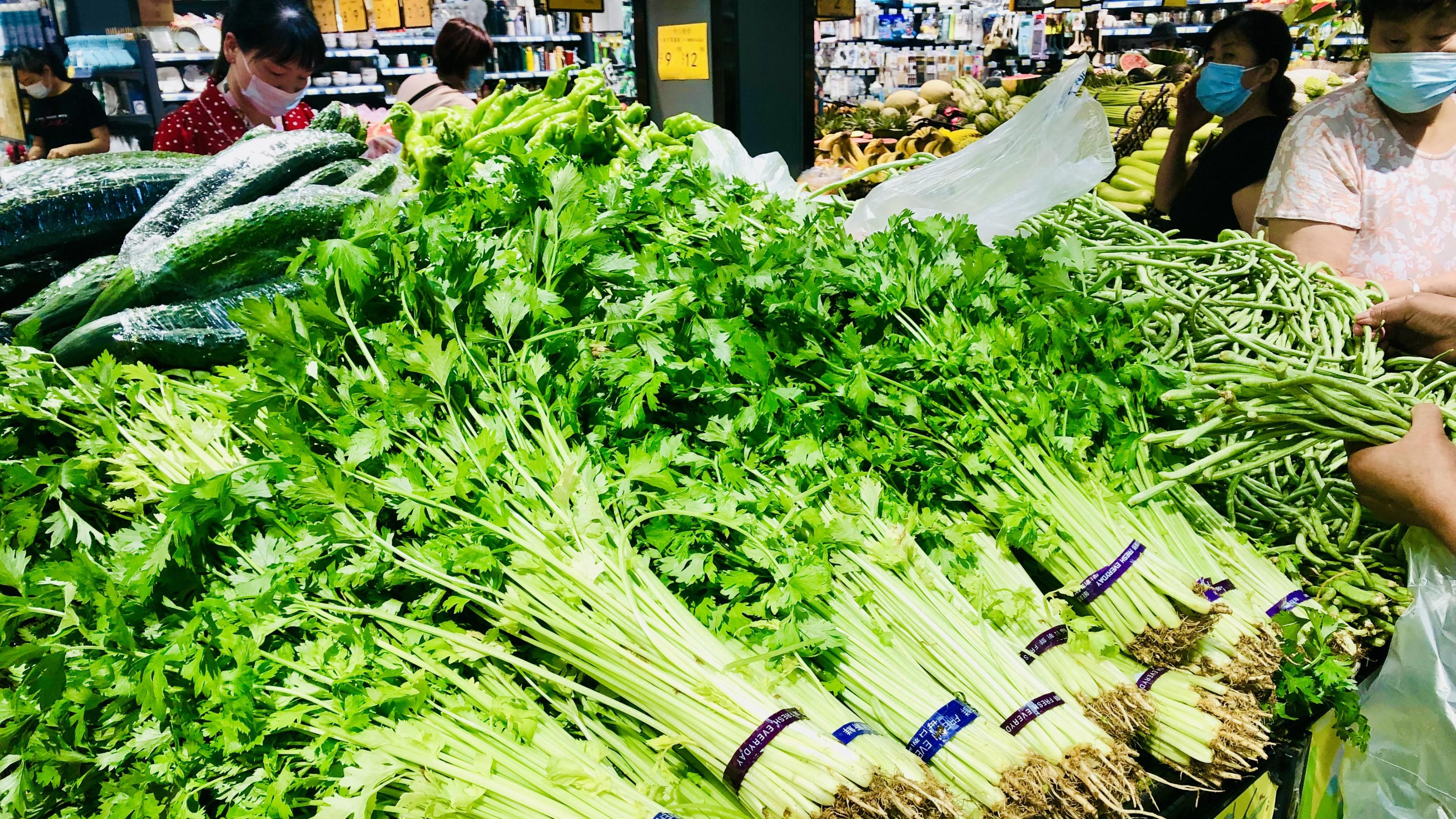 夏天瘦身季，吃黄瓜、番茄不如它，富含膳食纤维，每斤不到1块钱