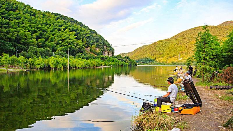 饵料|秋天里钓鱼，这7个小技巧不可小觑，能让你钓得不亦乐乎