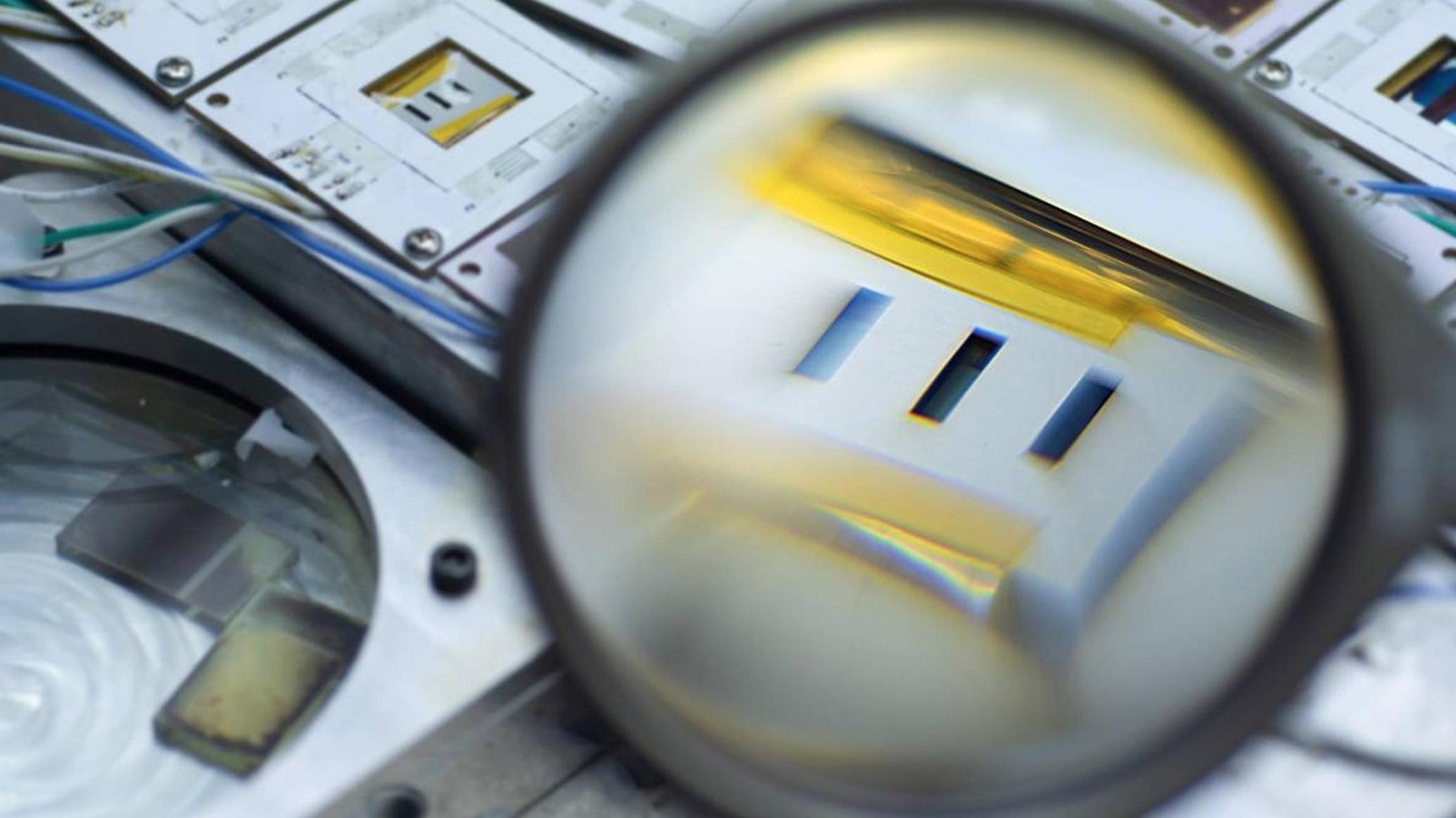 首个预期寿命超过30年的钙钛矿太阳能电池