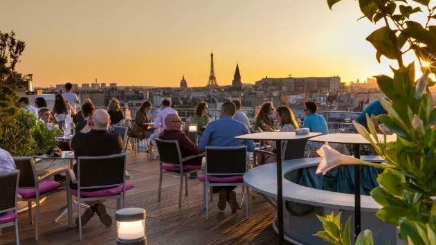 酒吧|露台吃饭没意思，屋顶餐厅受欢迎！巴黎人：物美价廉，景又好