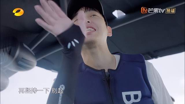 张子枫|《向往的生活》彭昱畅两次说话，张子枫立刻照做，磕到了这对兄妹