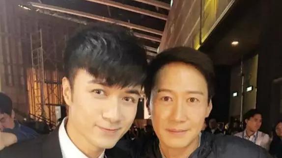 豪宅|53岁黎明在香港的豪宅：为了使生活不受打扰，还在院子里种满大树