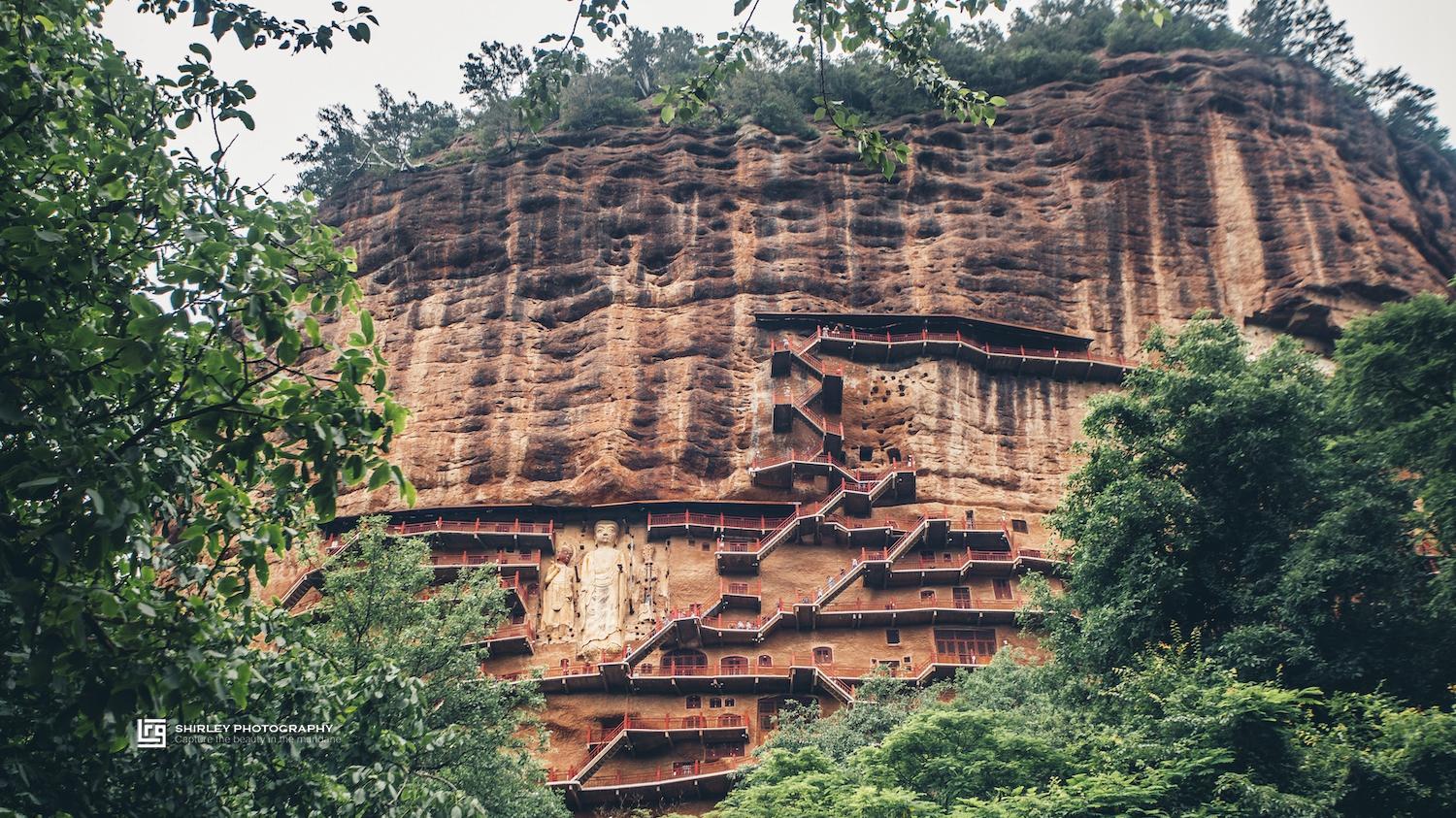 磨西古镇|我国四大石窟之一，90度垂直崖壁险过悬空寺，堪称恐高游客的噩梦