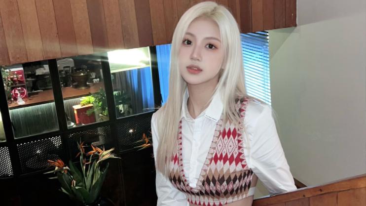 王思聪|王思聪又结新欢？与才17岁的姚心怡去米其林，一身穿搭不到8万元