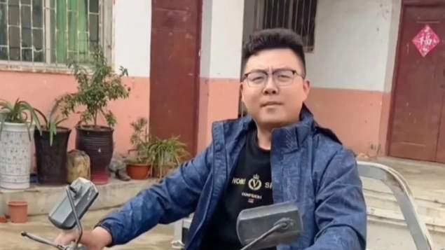 真惬意！田静晒鱼缸视频称来蹭个饭，网友称希望与许敏夫妇团聚