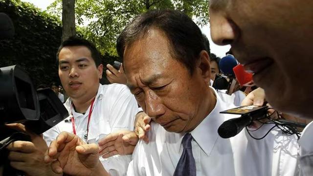 郭台铭|“芯片混战”，郭台铭正式搅进去了！外媒：3000多亿都不打算要？