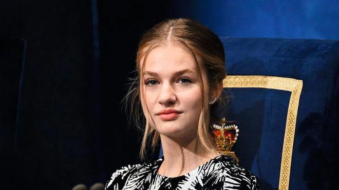 阿斯图里亚斯|17岁的莱昂诺尔公主，正在通往王位的道路上迈出坚定的步伐