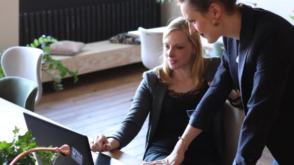 |职场中，做事情雷厉风行，还是做事情温和？