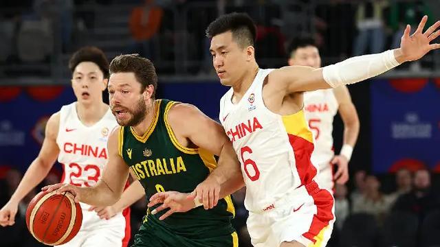 中国男篮|中国男篮输球事出有因，杜锋大智慧，澳大利亚竹篮打水一场空
