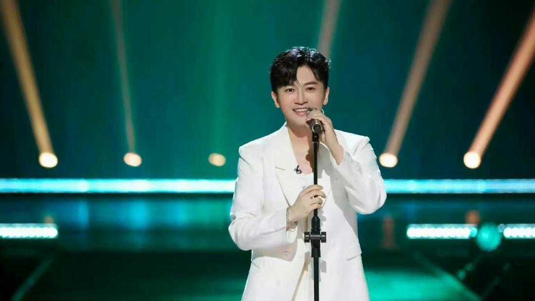 张智霖|披荆斩棘2：张智霖颠覆形象，以一敌三，四公舞台人气断层第一！