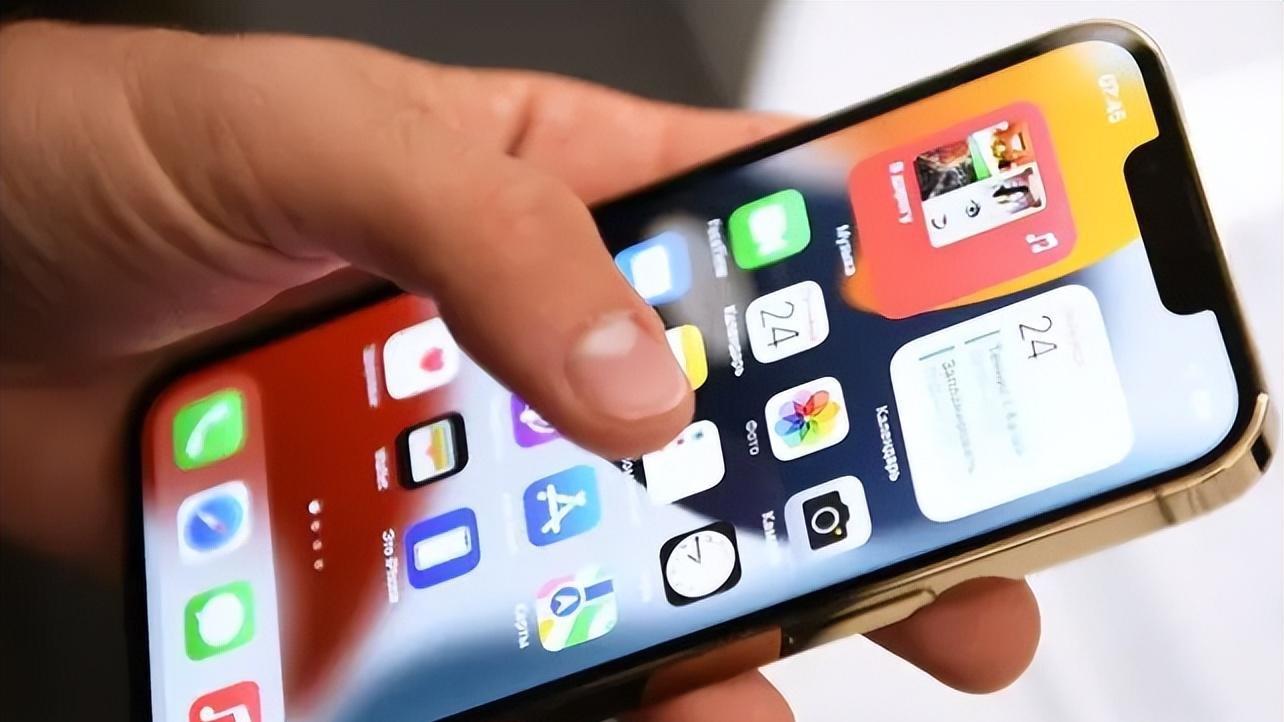 iPhone13蝉联京东手机总榜第一名，“十三香”再次应验了，真的抗打