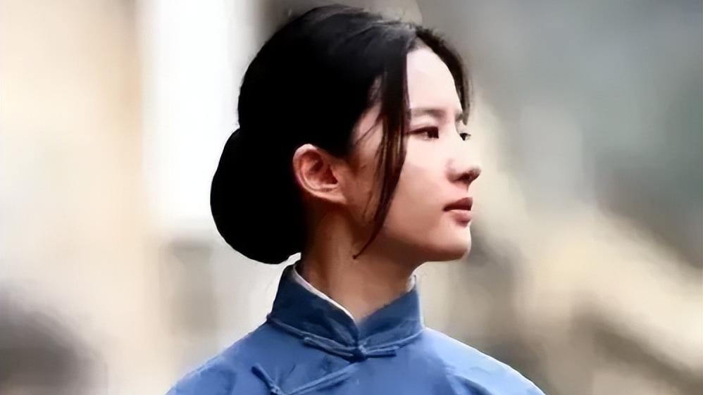 刘亦菲|刘亦菲“下乡种田”看到素颜镜头下的她，网友直呼怎么会美成这样