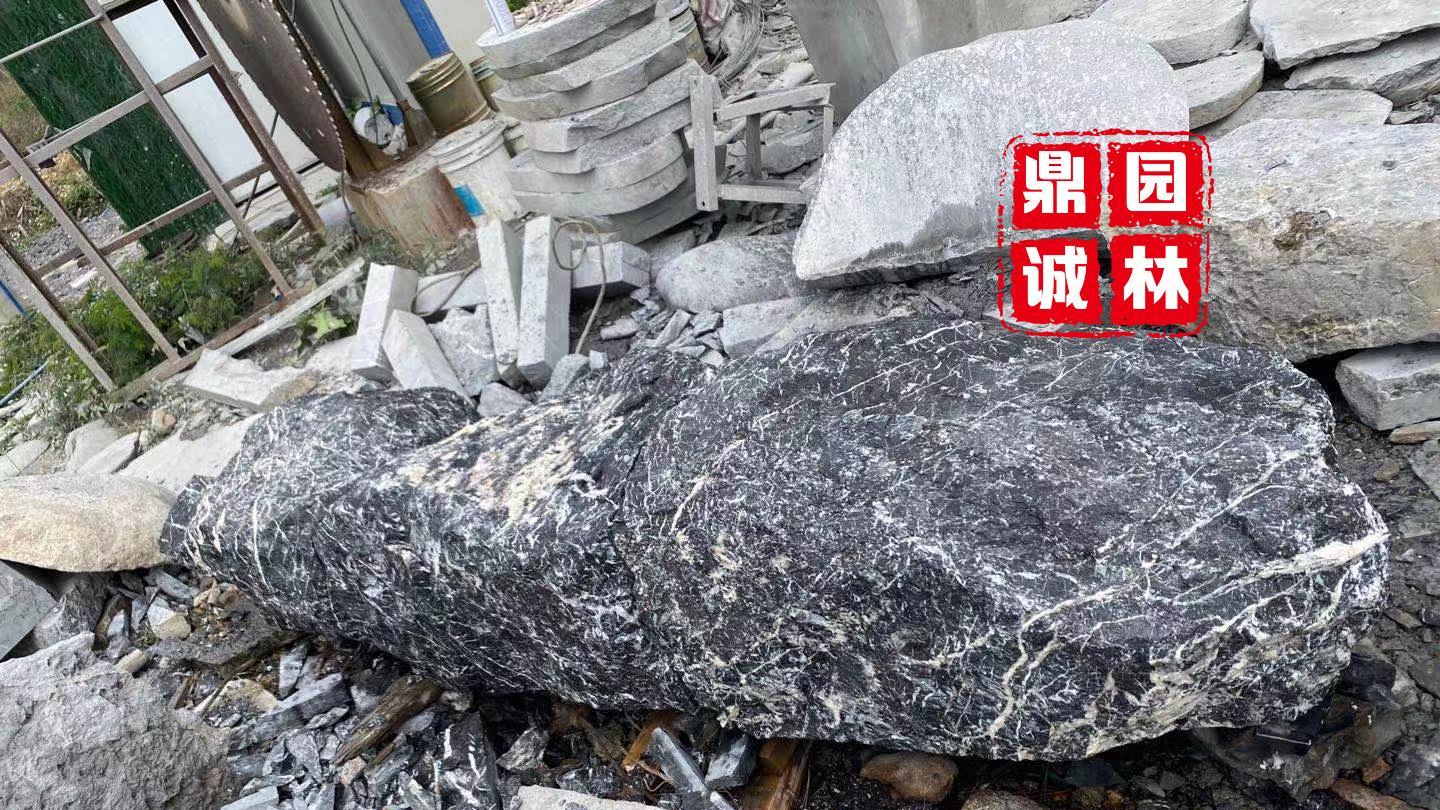 天然黑山石原石造景，英式花园黑山石观赏设计