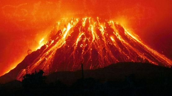 都说“水火不容”，但海底火山爆发时，为什么不会被海水浇灭呢？