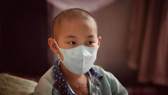 父母别乱买东西，最好离孩子远点