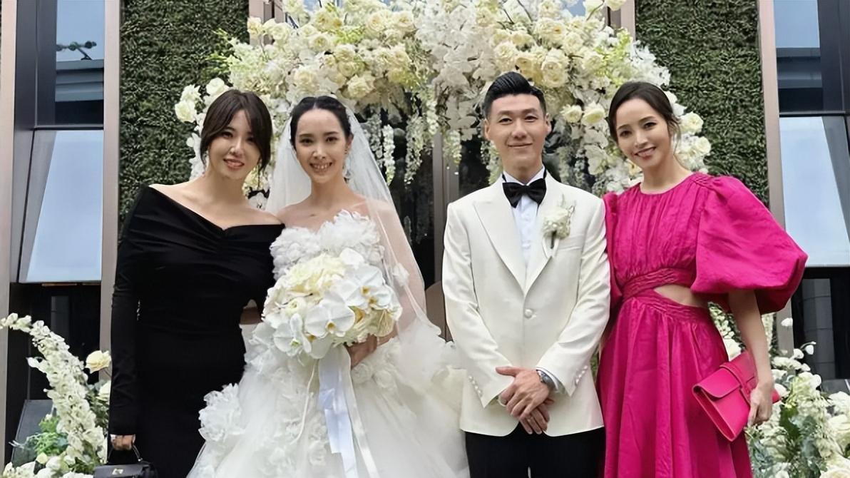侯佩岑|欧弟前女友结婚，半个台娱圈名媛现身，侯佩岑红衣抢镜李靓蕾低调