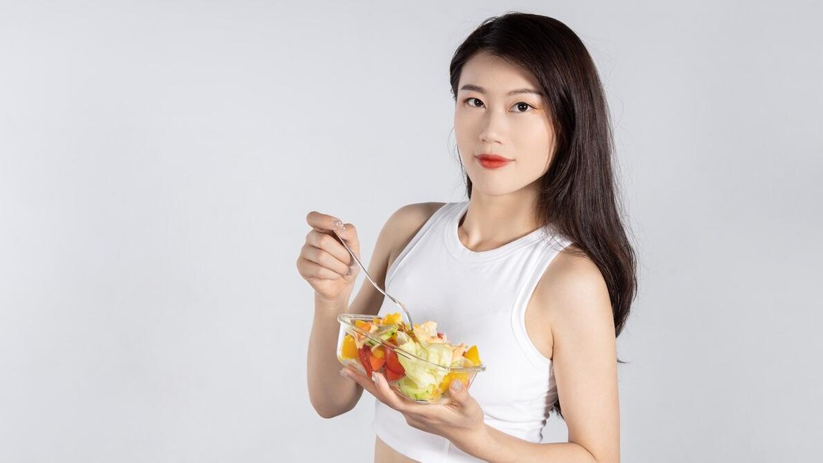 不节食，少运动，其实减肥很简单！闺蜜：都40岁了，还跟少女一样