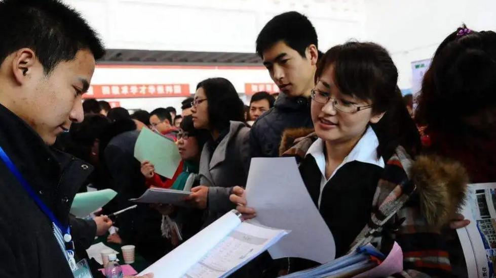 国企|国企年年都大量扩招，为啥有多半学生挤不进去？学姐说出其中缘由