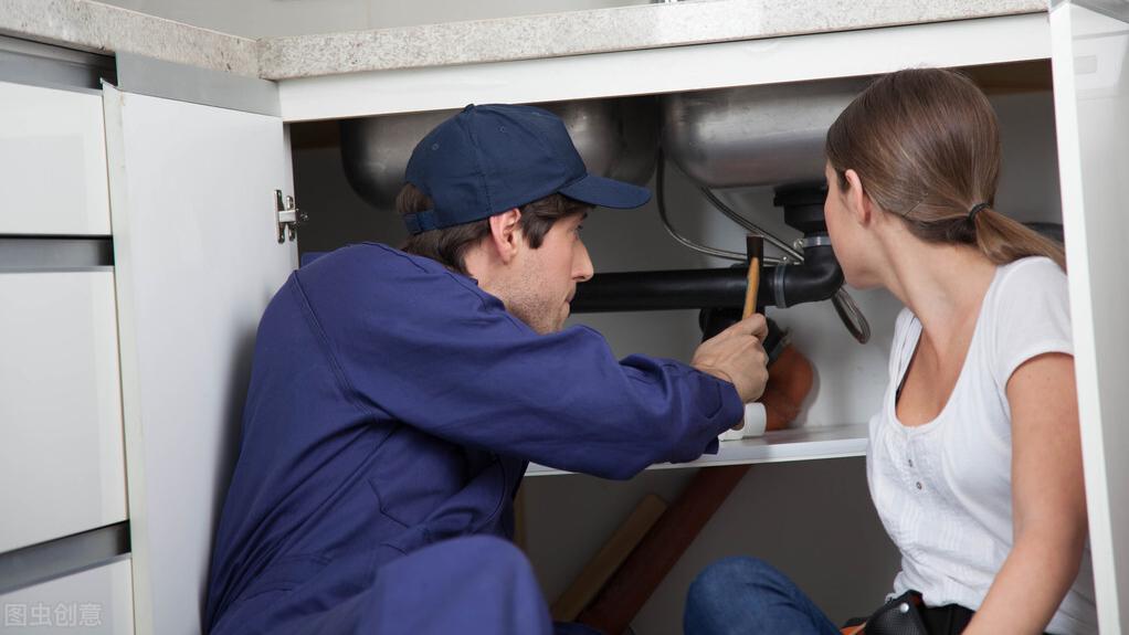 |我与女房东的故事（二）帮女房东修了水管，湿了一身