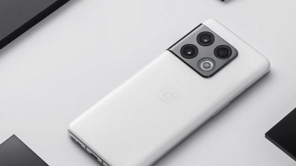 |上手一加10Pro胖达白版，各大媒体一致反馈：白色控最佳选择