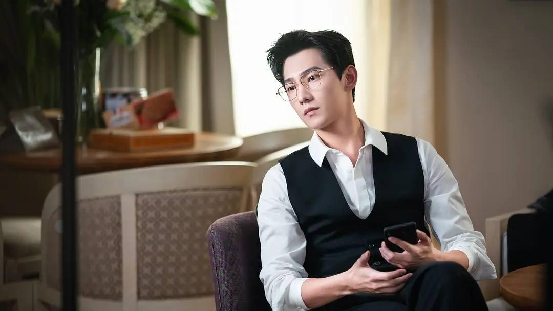 龚俊|10月待播剧人气前十名，《玉骨遥》挤进前三，龚俊新剧第一