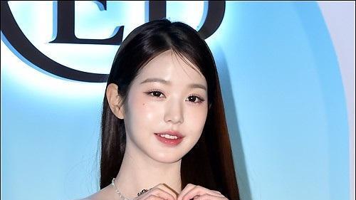 贺峻霖|韩国女星张员瑛穿黑色露肩裙！肤白貌美大长腿性感撩人