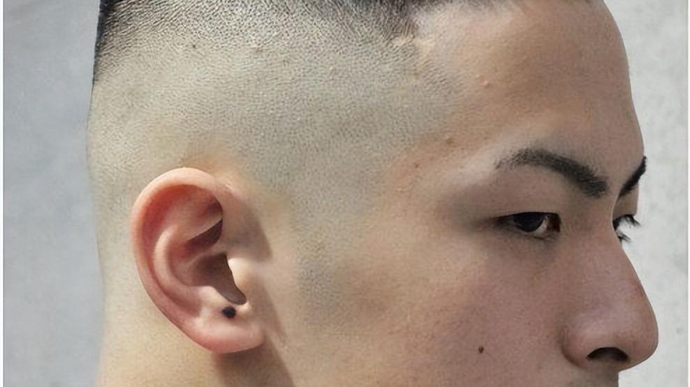 丝袜 今秋换发型，就选这4种，想不帅都难