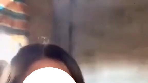 女子为提高家里收入，选择畜养两头母猪，结果每天累得苦不堪言