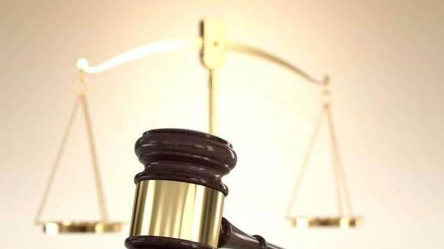 纪实：美丽的女子被验明正身后，押往刑场执行枪决，吓到小便失禁