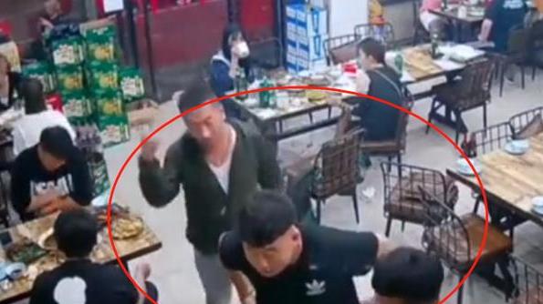 烧烤店恢复营业，食客如常，店主到底该不该担责？